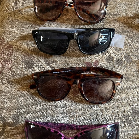 15 pair lot of 2.5% bifocal sunglasses. - Picture 4 of 5